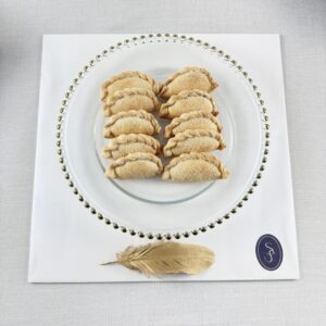 PLATO DE VIDRIO CON EMPANADAS DE CAJETA