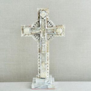 CRUZ DE TIERRA SANTA BROCADA CON CIRCULO