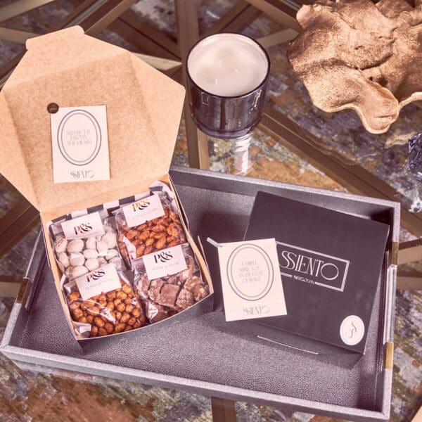CAJA SSIENTO CON BOTANA SALADA Y DULCE