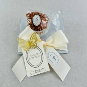 Esfera con almendras enchiladas